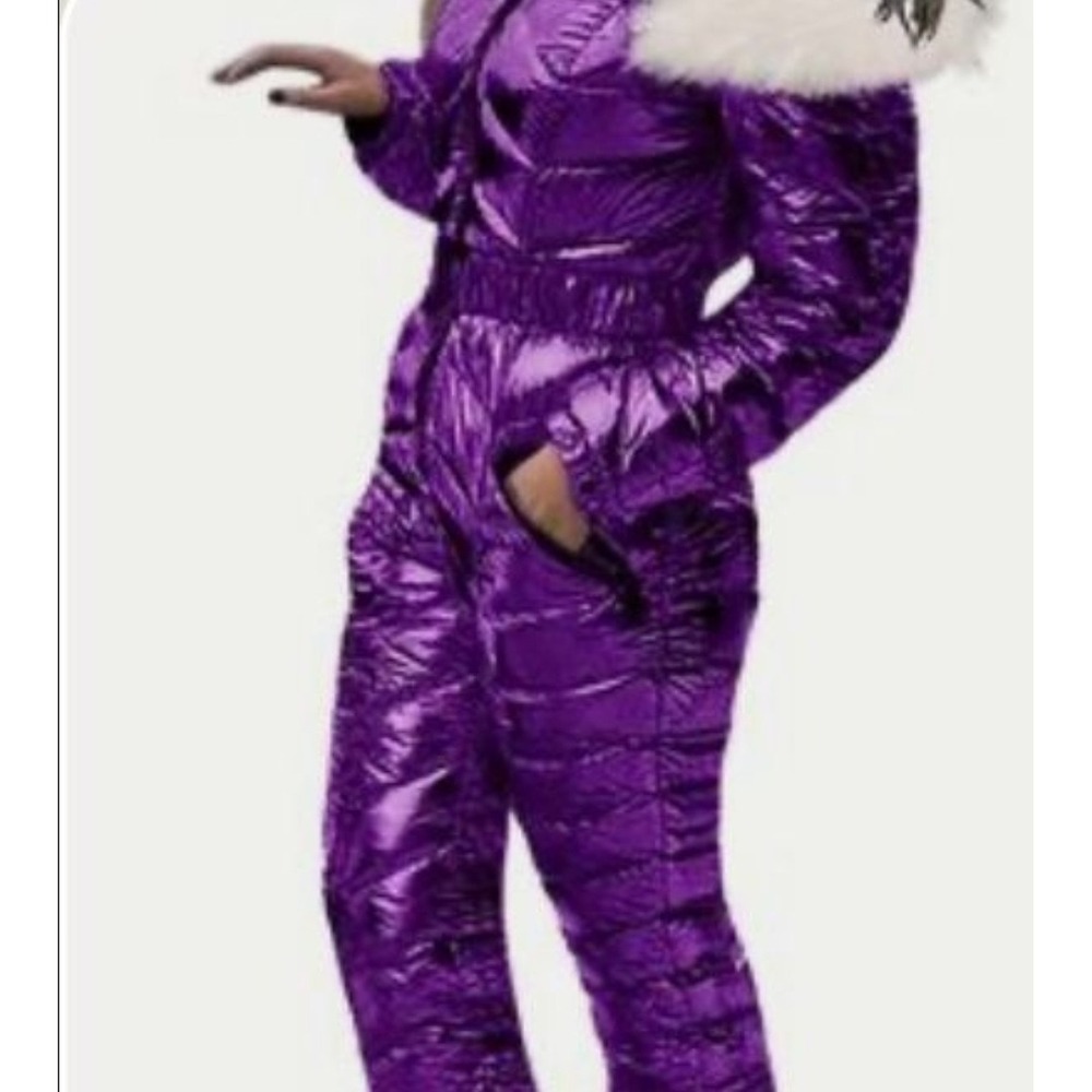 Elegant Women's Shiny Purple Ski Jacket